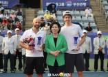 May 18, 2014 - Trophy ceremony
DOUBLES FINALIST
DELGADO, Jamie / SMITH, John-Patrick
Legislatress kim,Hee-Jeong